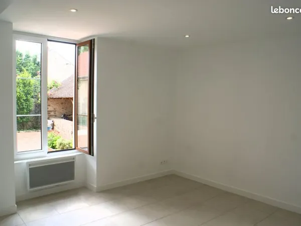 F2 40 m² à Étampes centre-ville - gare centrale RER C à 10 min