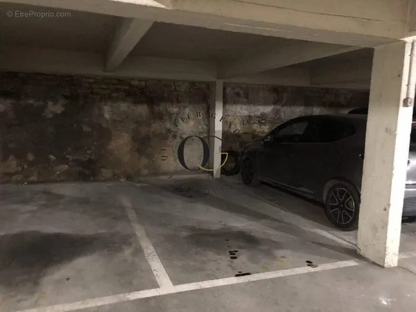 Parking 12 m²