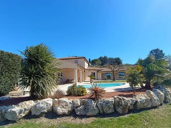 Maison 6 pièces 203 m²