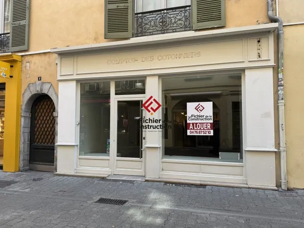 Local commercial 126 m²