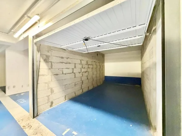 Parking 12 m²