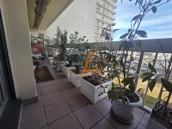 Centre-ville Chavanelle F4 de 85 m2 avec balcons et garage