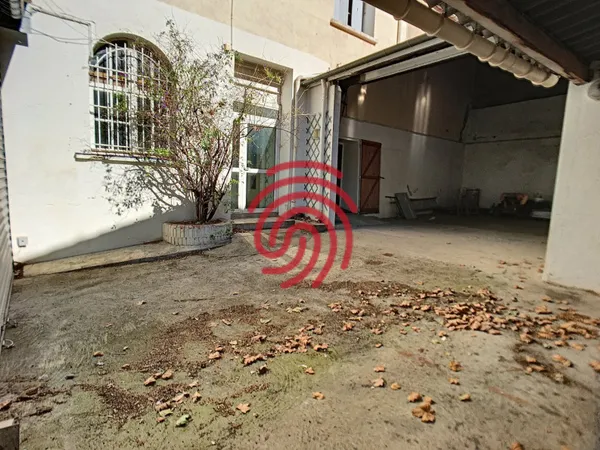 Local professionnel 4 pièces 107 m²