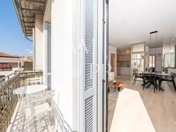 Cannes Banane - Appartement 4 pièces de 90 m² - Dernier Étage avec Balcon Sud