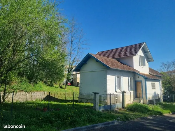 Maison au calme, centre de Bazas