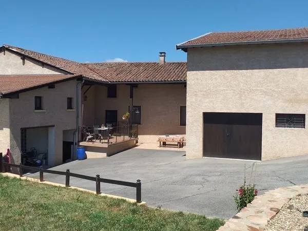 Maison 5 pièces 110m² et terrain 1 ha