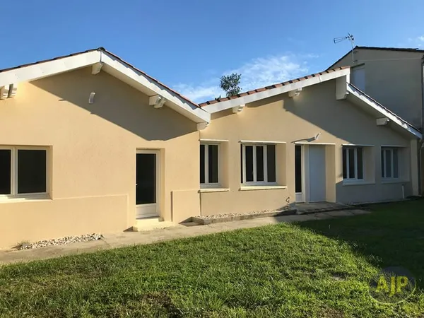 Maison rénovée centre-ville de Lesparre-Médoc !