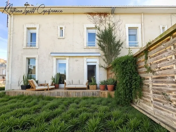 MAISON FAMILIALE ENTIÈREMENT RÉNOVÉE - VOLUMES GÉNÉREUX 7 PIECES PERIGUEUX (24)