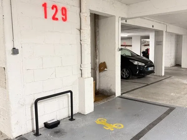 Location Place Moto Porte Montreuil