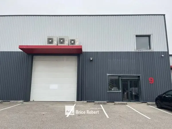 A louer - Locaux d'activités avec quai - Saint Quentin Fallavier