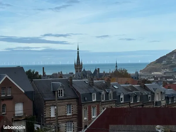 Appartement 2 chambres au 4ème et dernier étage sans ascenseur avec vue mer et coucher du soleil