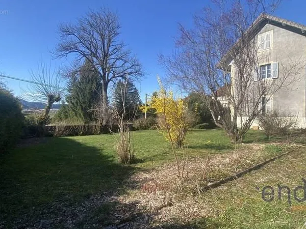Elégante maison de Maitre, 11,pièces au centre ville de Morteau
