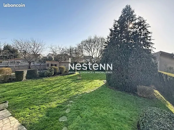 Maison 8 pièces 151 m²