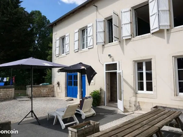 OPPORTUNITÉ RARE - DEMEURE DE CARACTÈRE 300 m² - 269 900