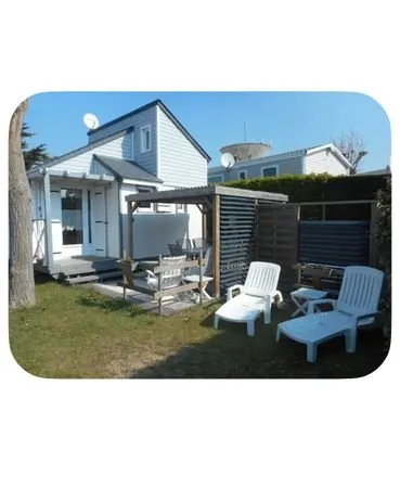 Mobil home/chalet bois dans camping 4