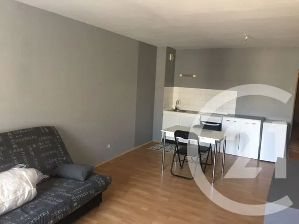 Studio 1 pièce 28 m²