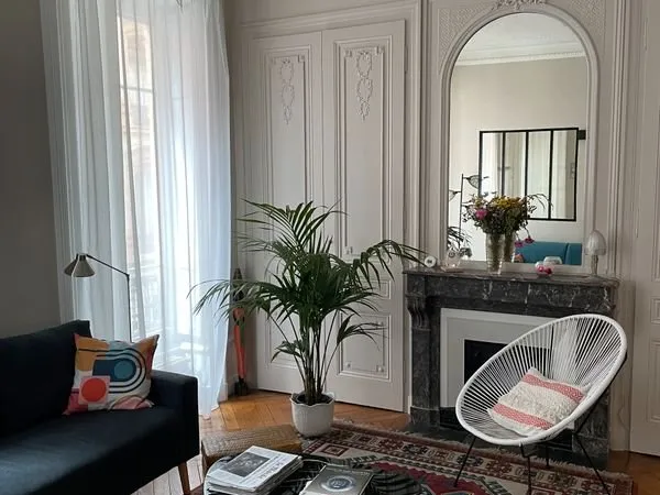 Loue Lyon 2, quartier carré d'or, charmant appartement de 66 m² dans immeuble haussmannien