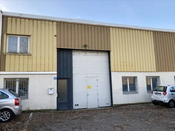 Local commercial 322 m²