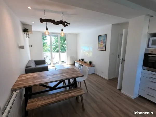 Colocation pour salariés de 23 à 30 ans en bas du quartier Guilhemery (proche Saint Aubin, Centre-vi