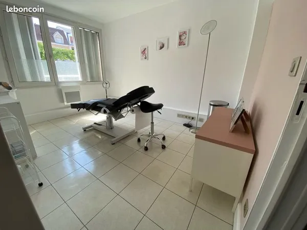 Bureau et espace de travail Location Viry-Châtillon 2p 10m² 500€