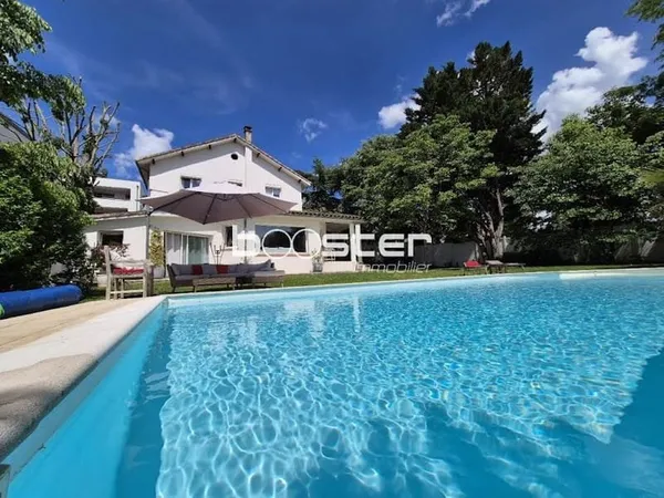 Maison 9 pièces 264 m²