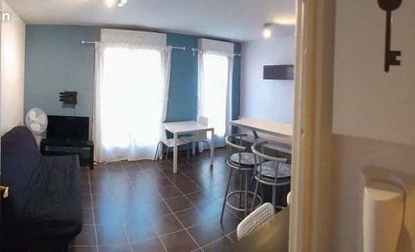 Studio meublé avec terrasse et parking privé