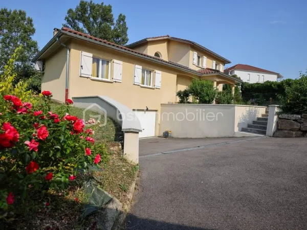 Maison 6 pièces 165 m²