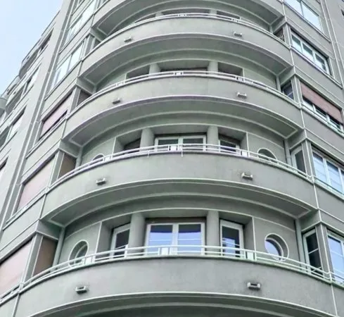 À VENDRE GRAND T7 DE 133 m2 AVEC 3 BALCONS COEUR DE GRENO