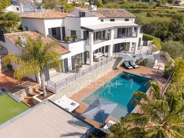 Villa 9 pièces 360 m²
