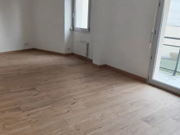 CLAIRMARAIS - APPARTEMENT LUMINEUX T4 + TERRASSE + PARKING - Vendu rénové pour 2026