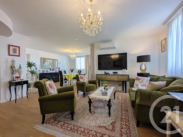 Appartement 4 pièces 132 m²