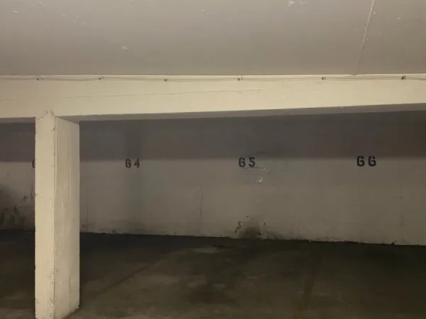 Loue parking 12m²