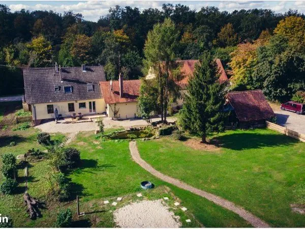 Maison forestière avec cachet sur 1 hectare possibilité pension
