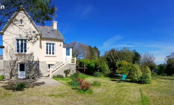 Maison individuelle bord de mer en Bretagne presqu'île de Plougrescant