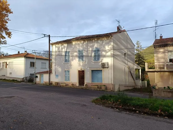 VILLA 6 pièces - 131,60 m² - LE BOUSQUET D'ORB - 870 € CC