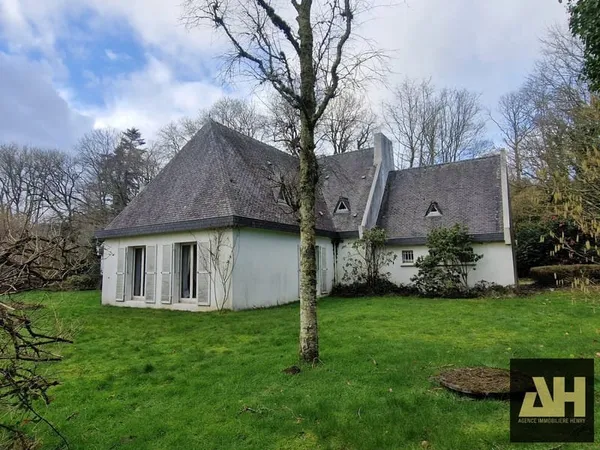 BREST - PROXIMITÉ BOHARS ET KERGARADEC - BELLE PROPRIÉTÉ DE 330