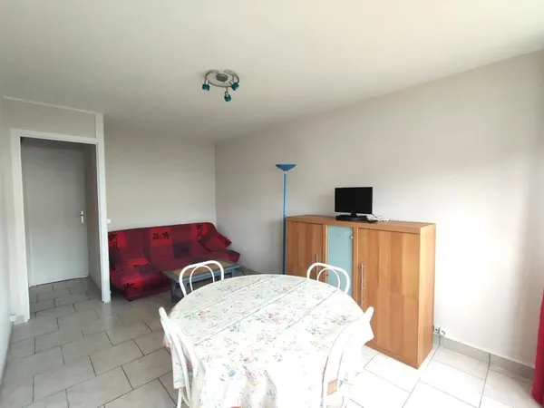 APPARTEMENT A 50 METRES DE LA PLAGE ET DU PORT