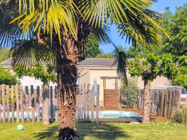 Maison, piscine, hangar, gîte Allassac proche Brive