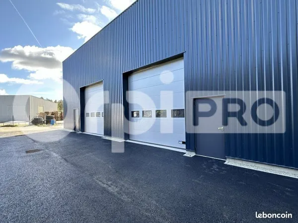 Local d'activité 160 m²