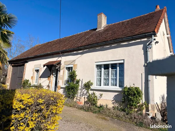 Maison avec dépendances + grand terrain - beau potentiel