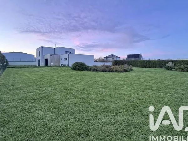 Terrain 697 m²