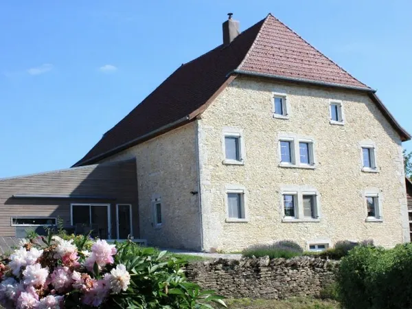 Maison 10 pièces 375 m²