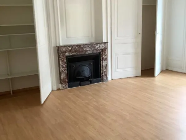 Bel F2 refait neuf cuisine équipée, 46m², Part Dieu Villette