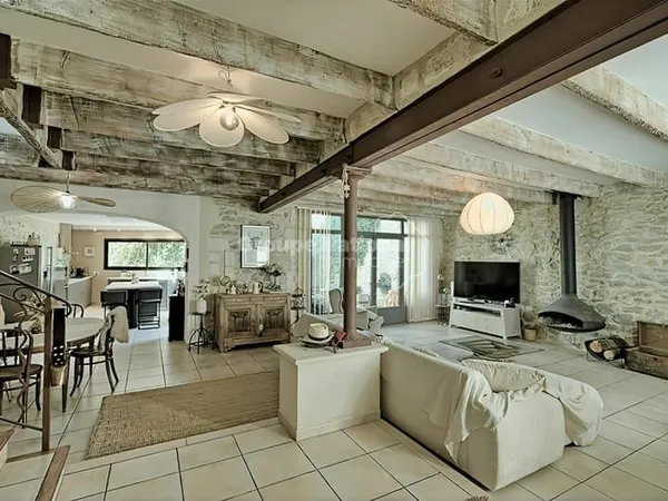 Maison 160 m² avec cour intérieure.
