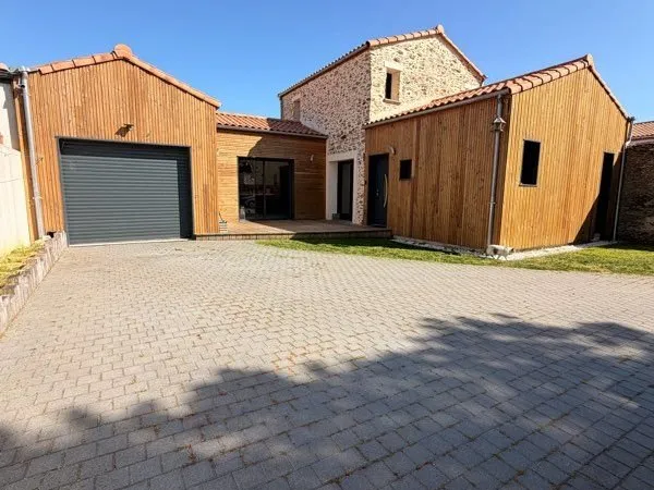 Maison de 2023 - 3 ch dont suite parentale - Bourg Frossay - Garage & jardin