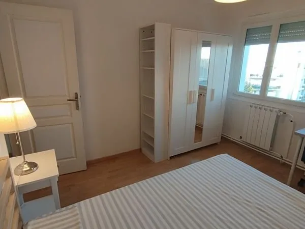 Chambre dans colocation 100% filles - Parking - Bus C2 - hyper-centre et campus