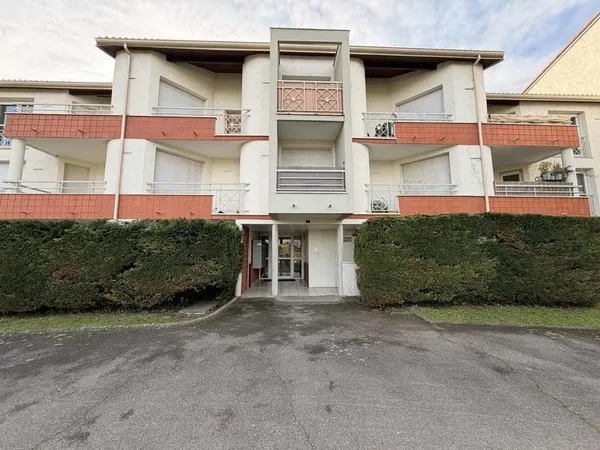 RAMONVILLE-SAINT-AGNE Studio de 22,86m2