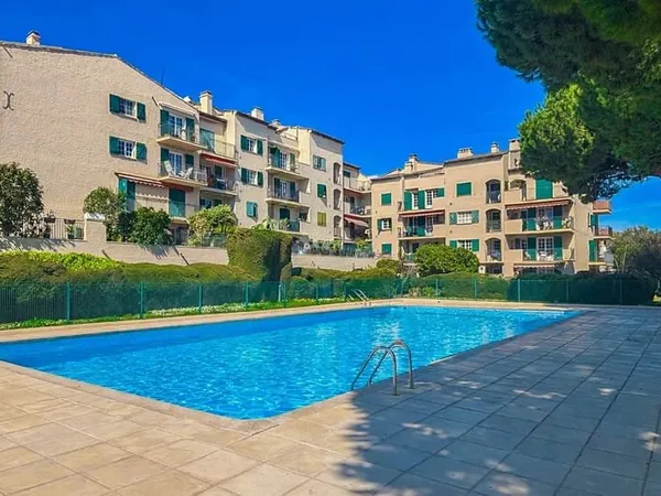 F3/4 Duplex Dernier Étage Antibes