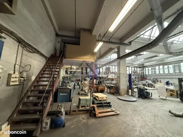 Local industriel 490 m²