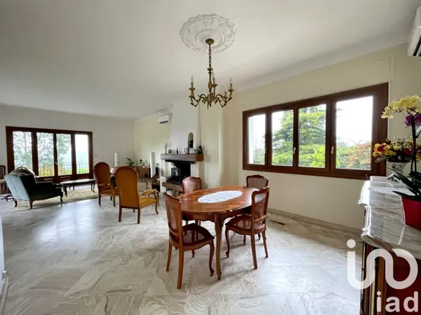 Maison 7 pièces 210 m²